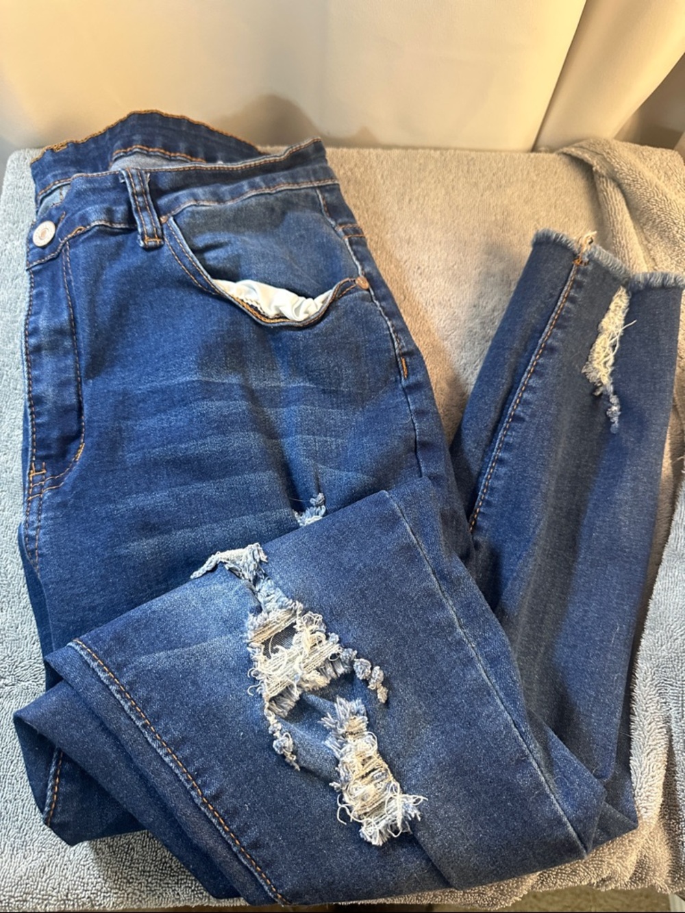 Womens Distressed Dark Blue High-Rise Stretch Jeans